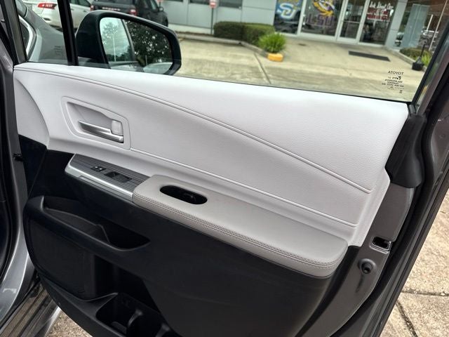 2026 Toyota Sienna XLE 8 Passenger