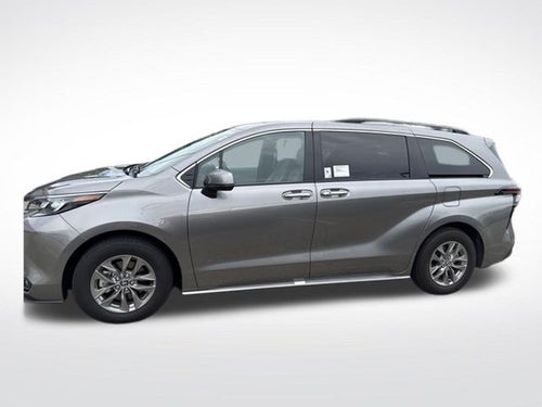 2026 Toyota Sienna XLE 8 Passenger