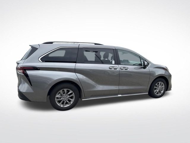 2026 Toyota Sienna XLE 8 Passenger