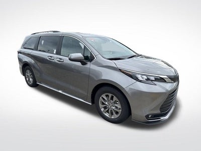 2026 Toyota Sienna XLE 8 Passenger