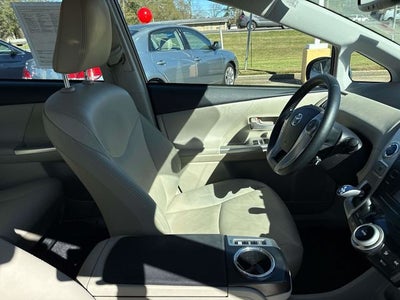 2014 Toyota Prius v Five